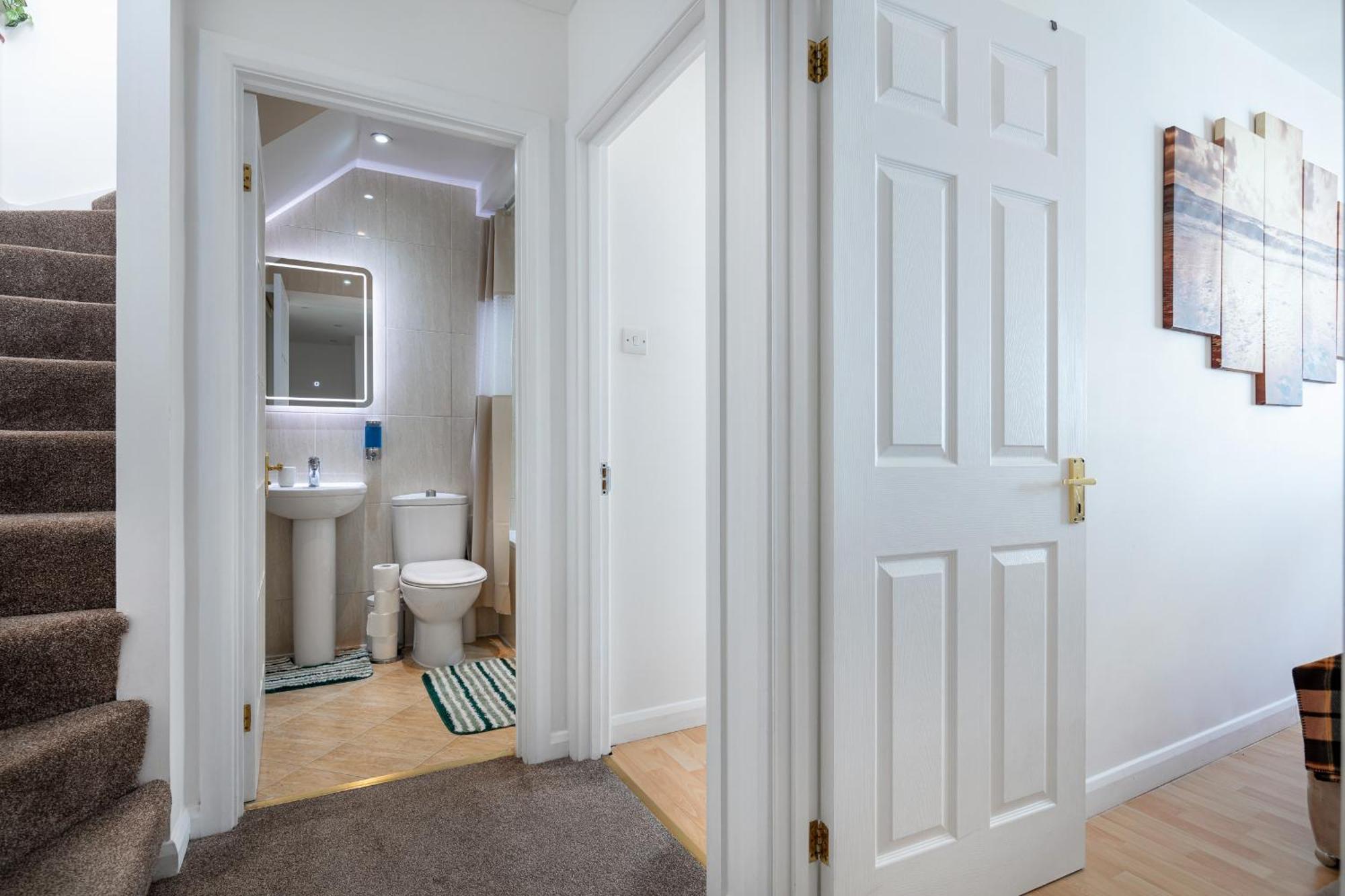 Ferienhaus - Cozy 3 Bed House On A Quiet Mews - London