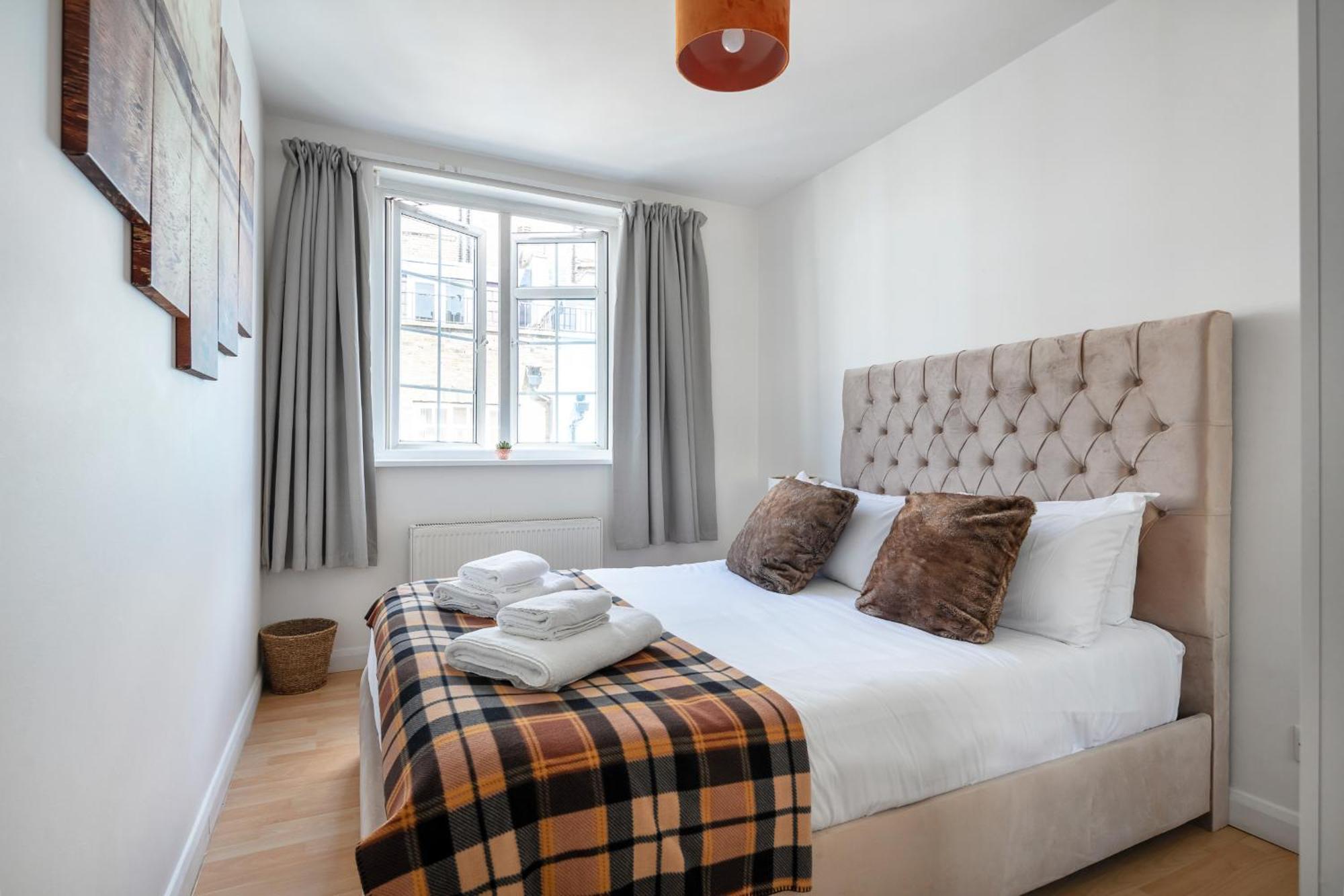 Ferienhaus - Cozy 3 Bed House On A Quiet Mews - *