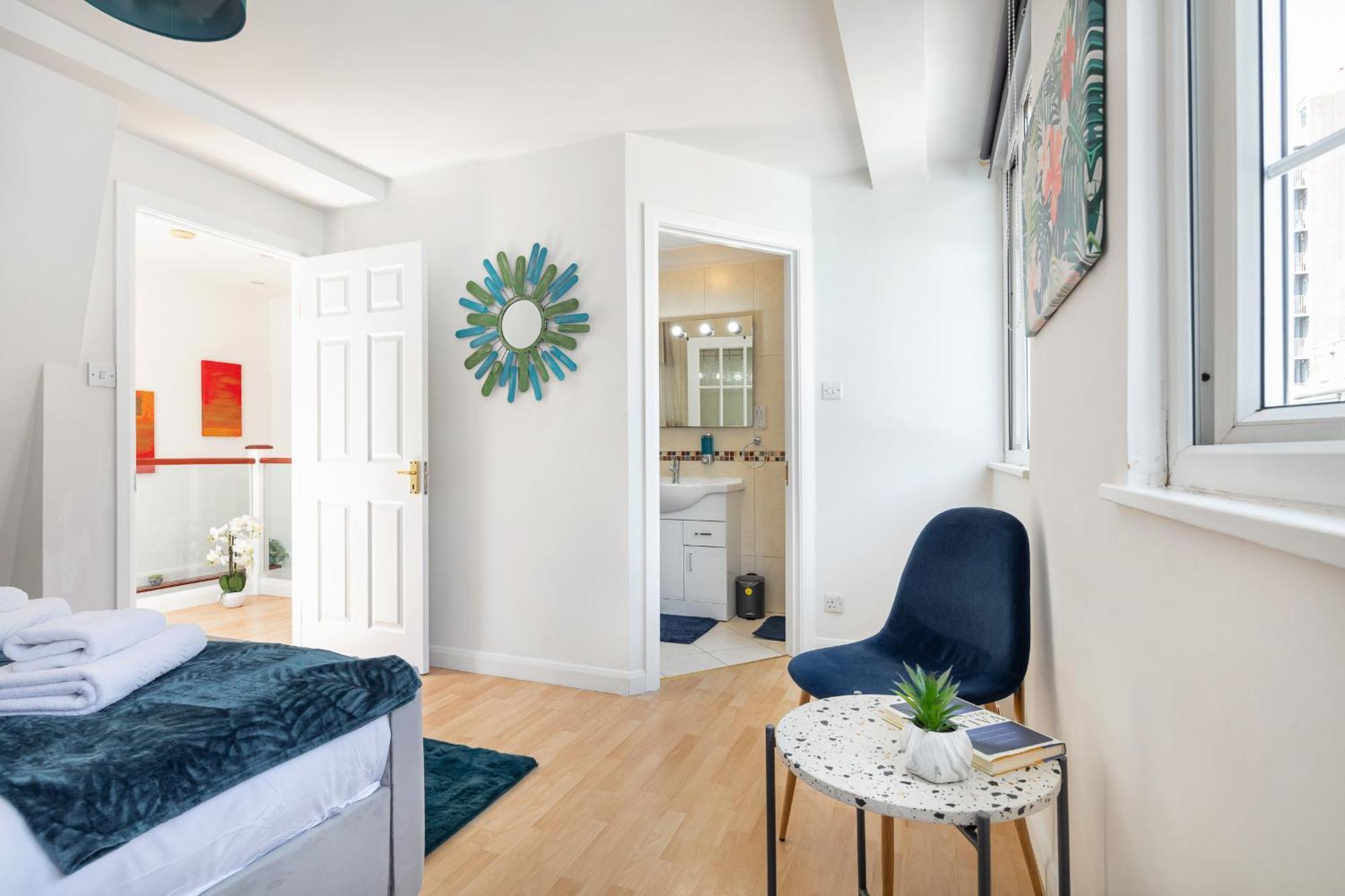 Ferienhaus - Cozy 3 Bed House On A Quiet Mews - London
