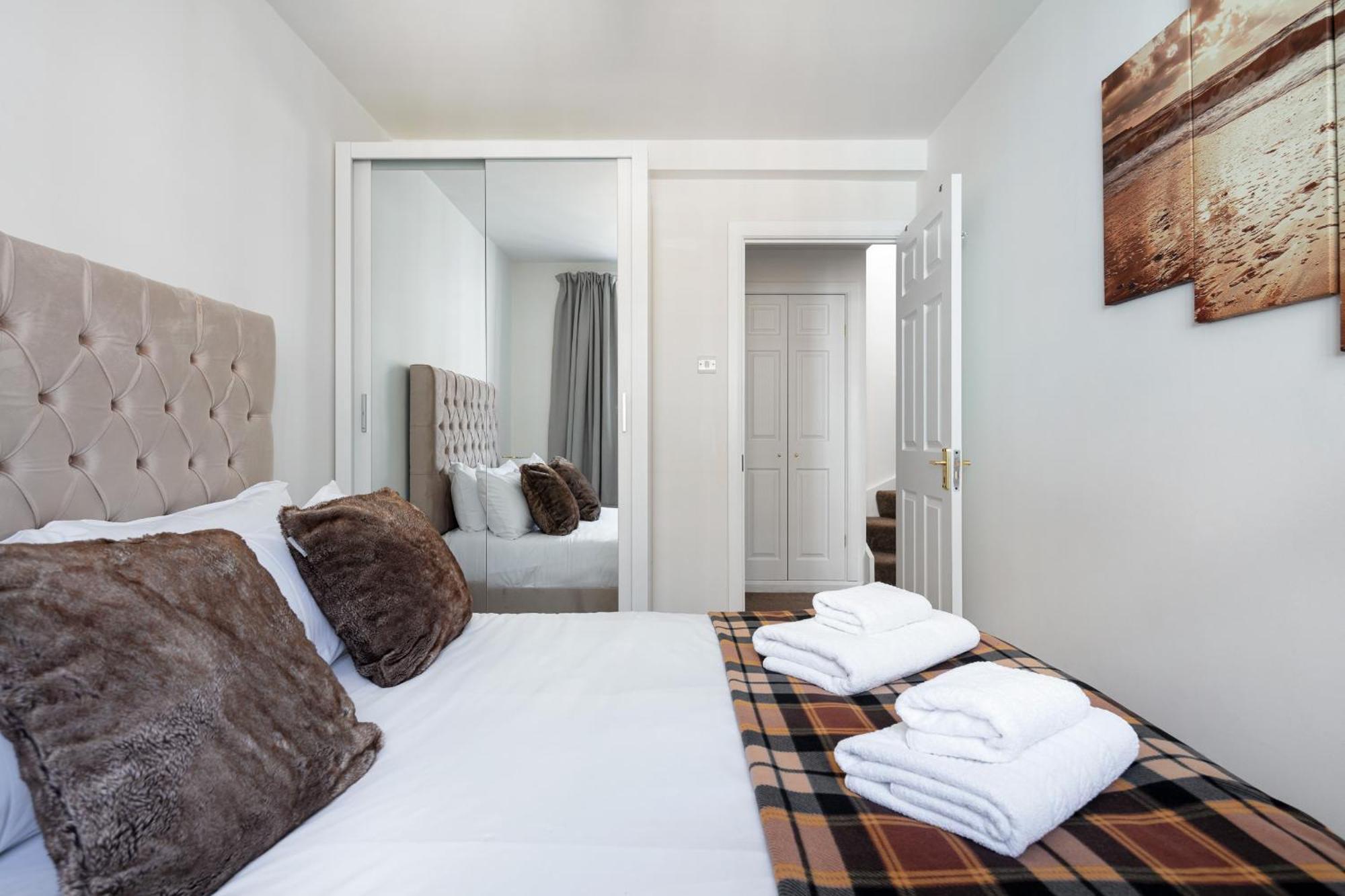 - Cozy 3 Bed House On A Quiet Mews - Ferienhaus London