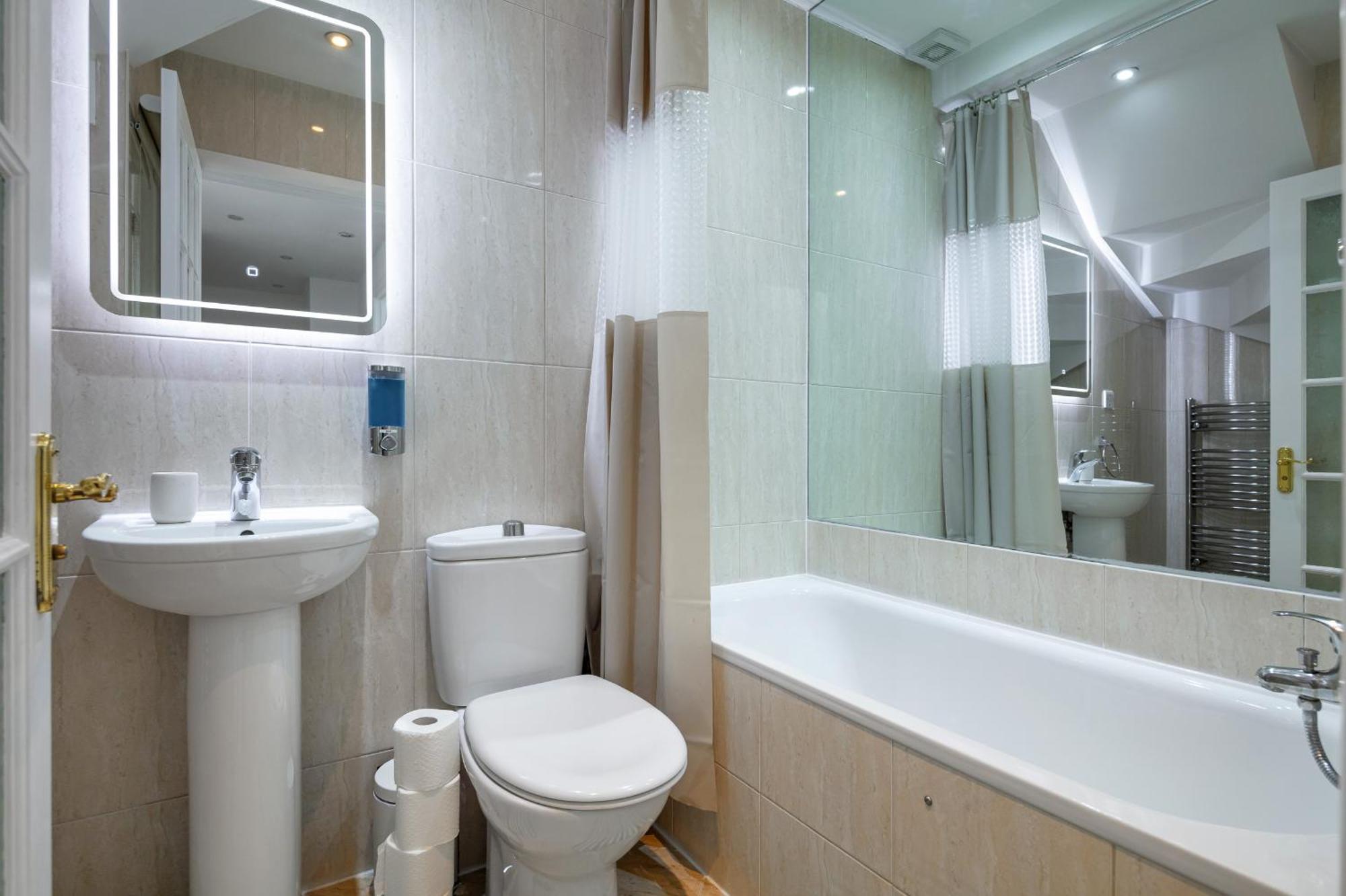 - Cozy 3 Bed House On A Quiet Mews - Ferienhaus *